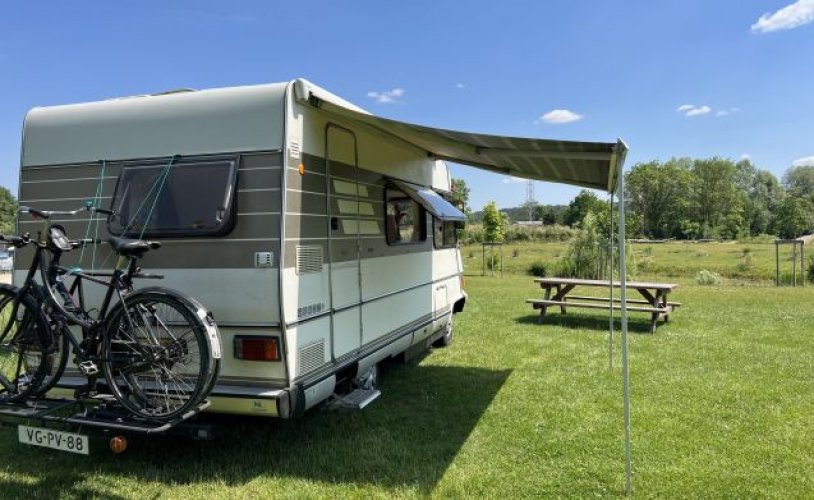 Hymer 5 pers. Rent a Hymer motorhome in Amsterdam? From € 152 pd - Goboony photo: 1