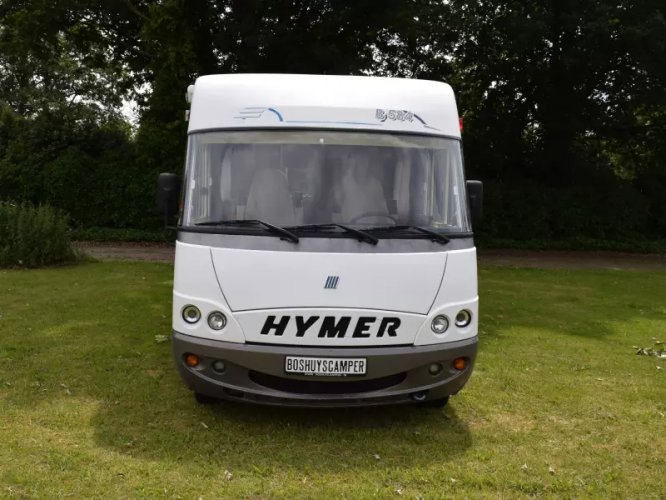 Hymer B584 Bar-zit Hefbed langebank 