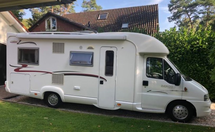 Rapido 4 pers. Rent a Rapido camper in Hendrik-Ido-Ambacht? From €91 per day - Goboony photo: 1
