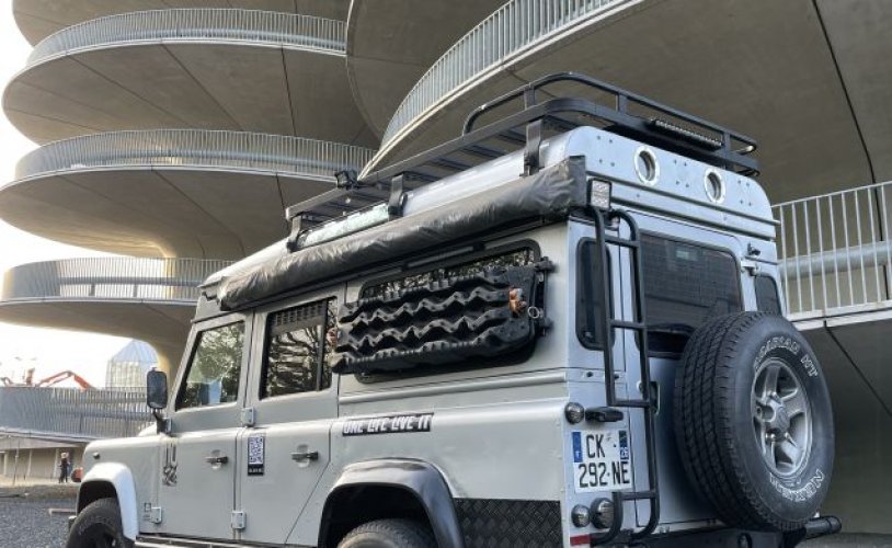 Land Rover 2 pers. Land Rover camper huren in Amsterdam? Vanaf € 150 p.d. - Goboony