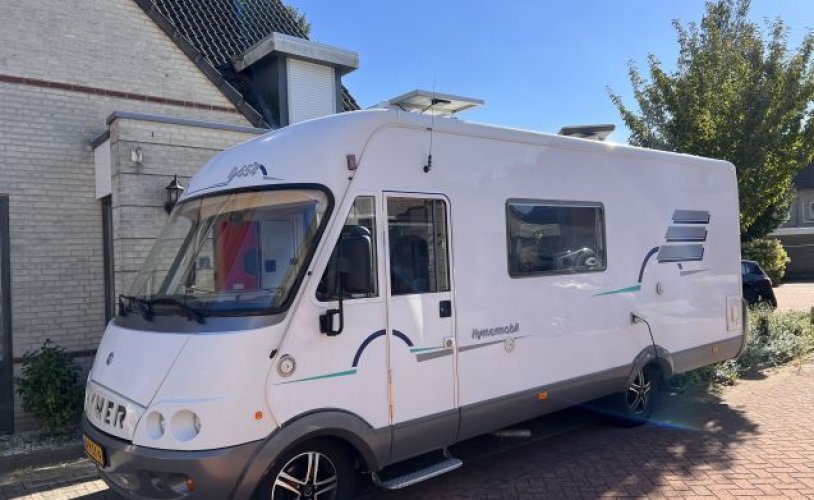 Hymer 6 pers. Rent a Hymer motorhome in Sint-Michielsgestel? From € 85 pd - Goboony photo: 0