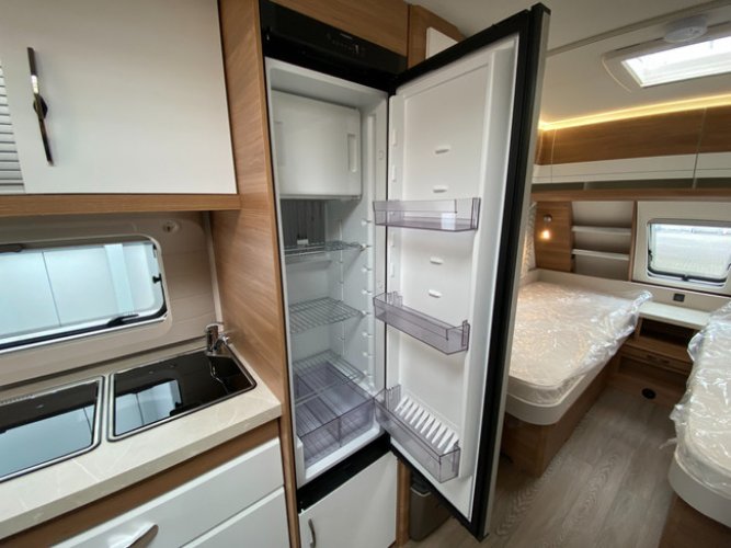 Hobby De Luxe 540 UL ALS NIEUW ENKELE BEDDEN foto: 13