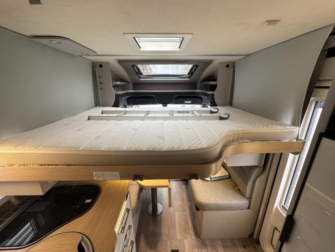 Hymer T695 S Mercedes Queensbed 1  foto: 12