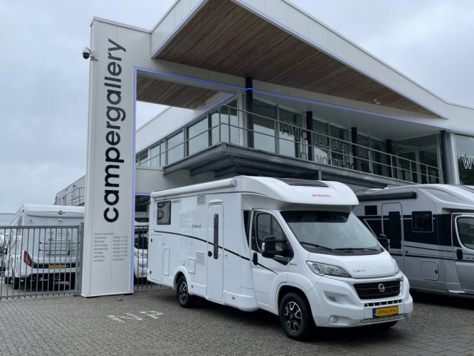 Dethleffs Trend T7057 AUTOMAAT ENKELE BEDDEN + HEFBED EURO 6 hoofdfoto: 1