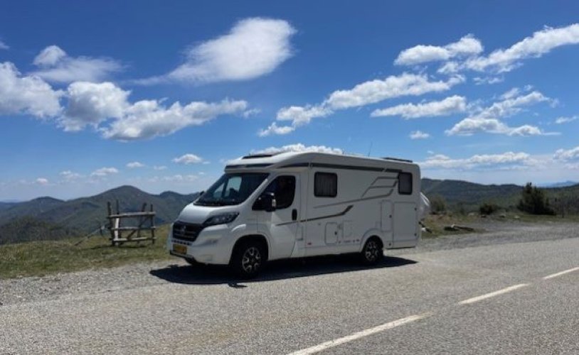 Hymer 2 pers. Hymer camper huren in Naaldwijk? Vanaf € 127 p.d. - Goboony foto: 1