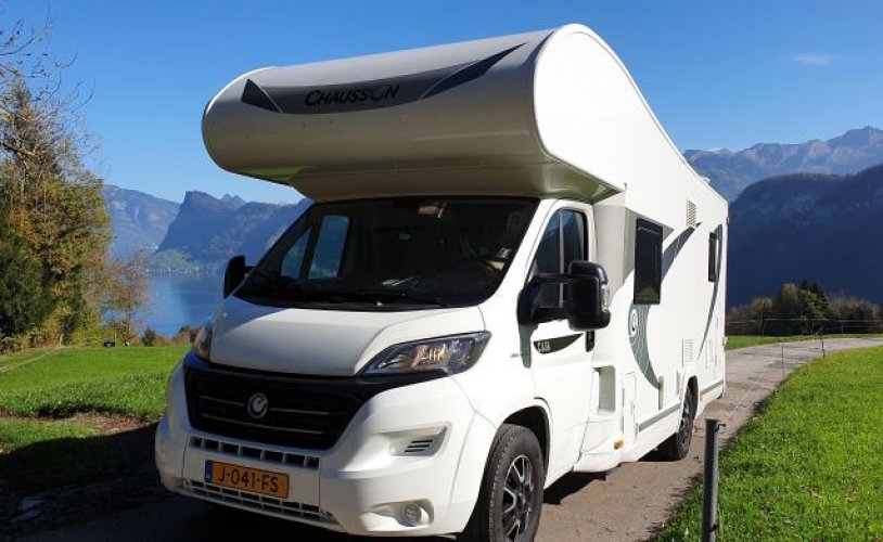 Chausson 7 pers. Rent a Chausson camper in Alblasserdam? From € 152 pd - Goboony photo: 1