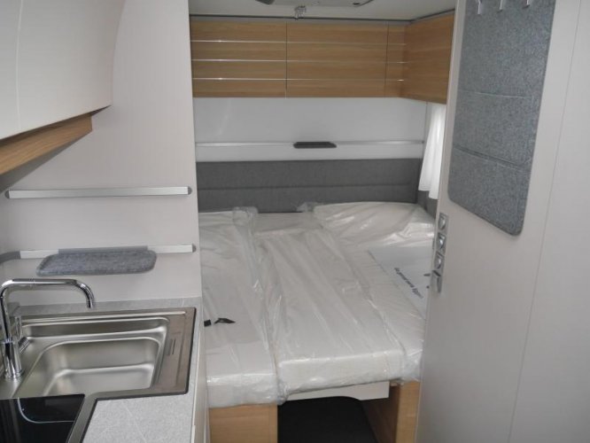 Adria Adora 542 UL 2 aparte bedden 