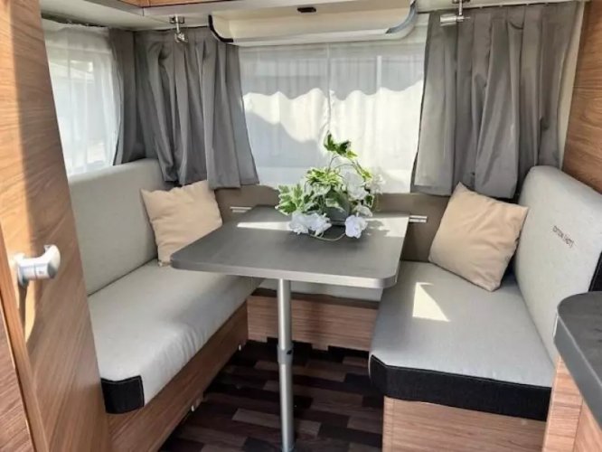 Weinsberg CaraOne Edition HOT 390 QD nu met € 3.000,- korting!  foto: 1