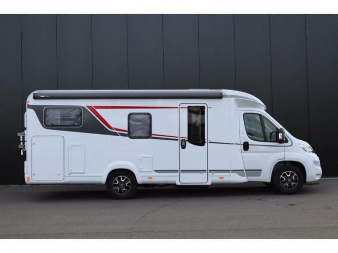 LMC Tourer T730G 165pk | Luifel | Lengtebedden | Gescheiden douche | Zenec Navigatie | Fietsendrager | foto: 23