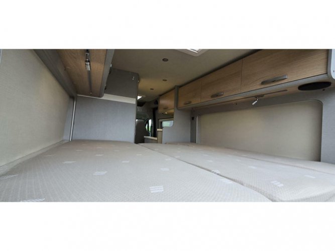 Hymer Free 602 * 9G automaat * lengtebedden * zonnepaneel foto: 17