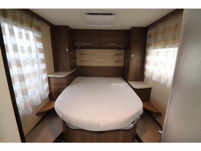 Challenger Genesis 398 EB Queensbed Hefbed Air  foto: 16