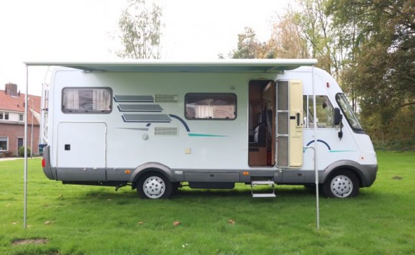 Hymer 5 pers. Rent a Hymer motorhome in Kraggenburg? From € 80 pd - Goboony photo: 0