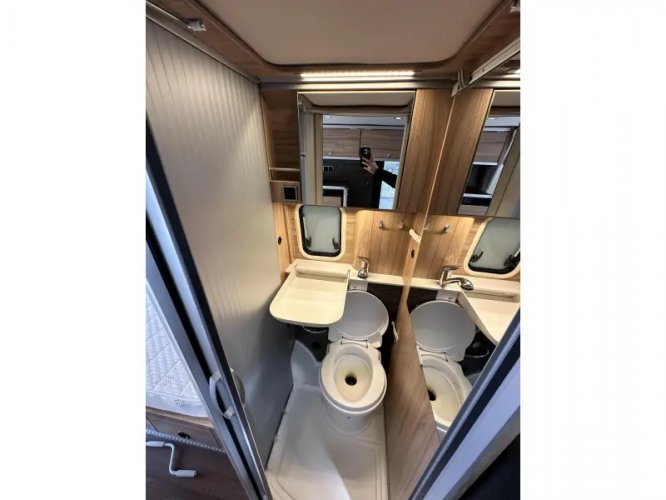 Hymer Yellowstone Hefdak 4 persoons  foto: 13