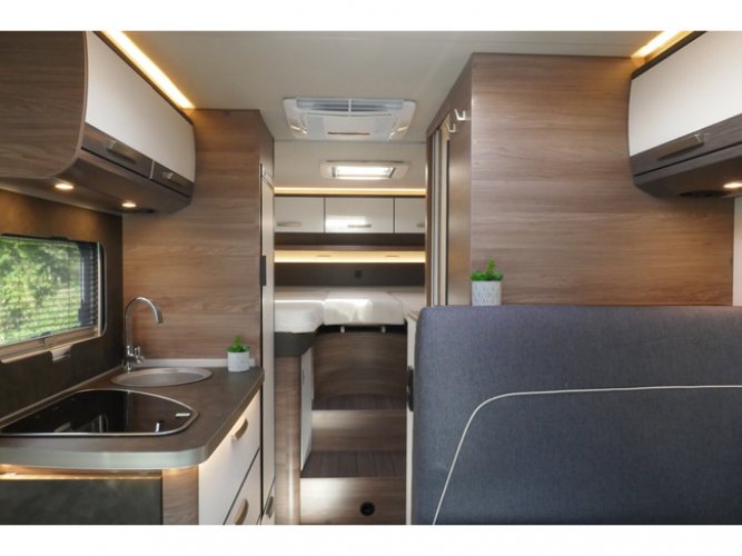 Knaus Live I Van 650 MEG Automaat 160 pk Luxe Euro6 Fiat Ducato Integraal camper **Enkele bedden/Hefbed/4-persoons uitvoering/Dakairco foto: 11