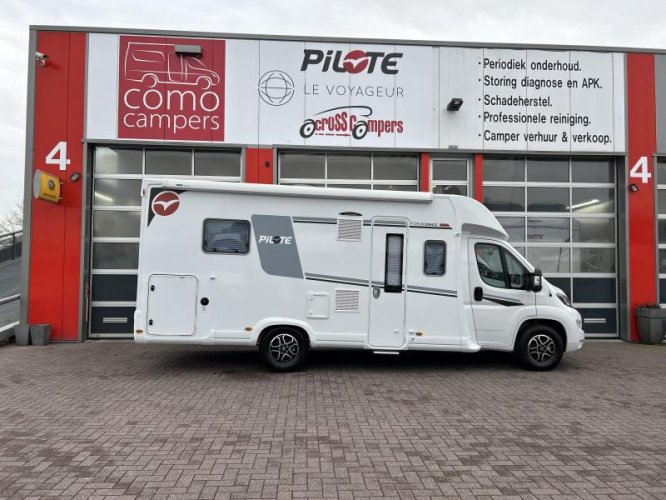 Pilote P 726 FC Nieuw! Queensbed+Hef 