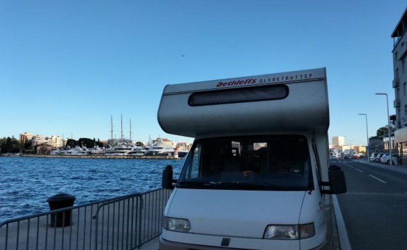Dethleffs 4 pers. Rent a Dethleffs camper in Breda? From € 61 pd - Goboony photo: 1