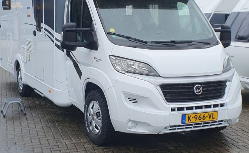 Dethleffs 4 pers. Rent a Dethleffs motorhome in Gaanderen? From € 109 pd - Goboony photo: 1