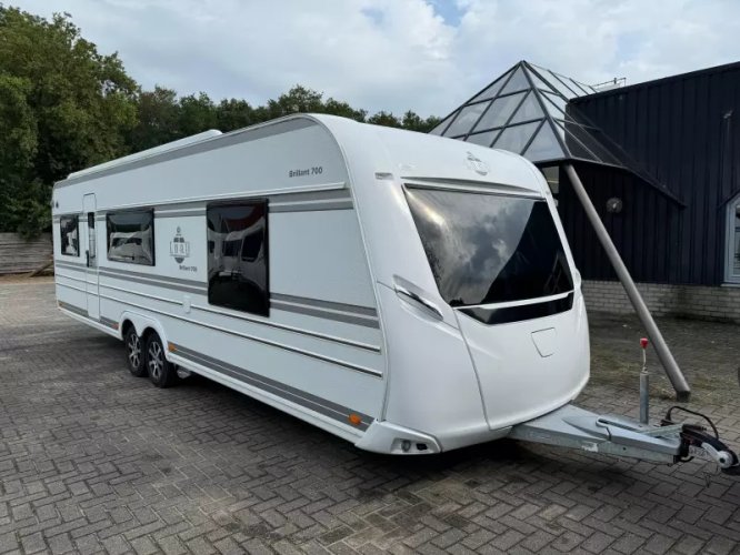 LMC Lord Brillant 700 Queensbed | Airco, Mover  hoofdfoto: 1