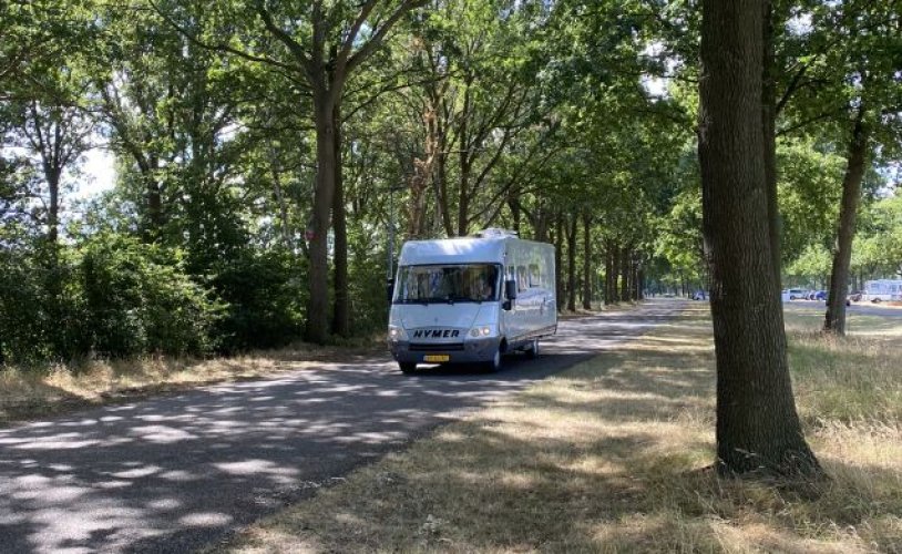 Hymer 5 pers. Hymer camper huren in Harderwijk? Vanaf € 127 p.d. - Goboony