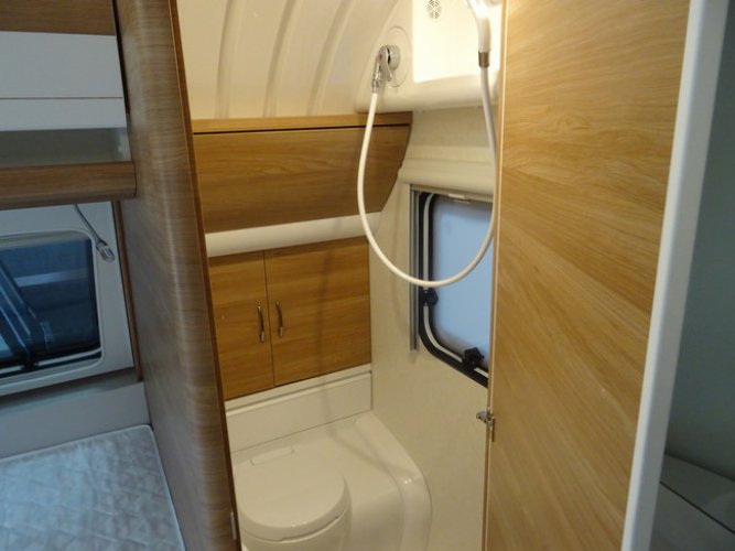 Hobby De Luxe 400 SFE CARAVAN DEALS foto: 9