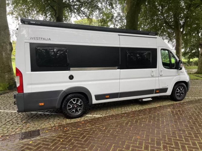 Westfalia Amundsen 2017 Lengtebedden Euro 6  foto: 39