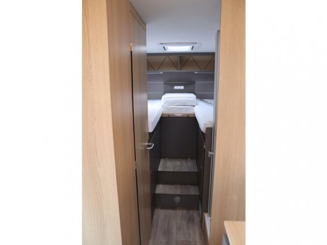 LMC Tourer T730G 165pk | Luifel | Lengtebedden | Gescheiden douche | Zenec Navigatie | Fietsendrager | foto: 10