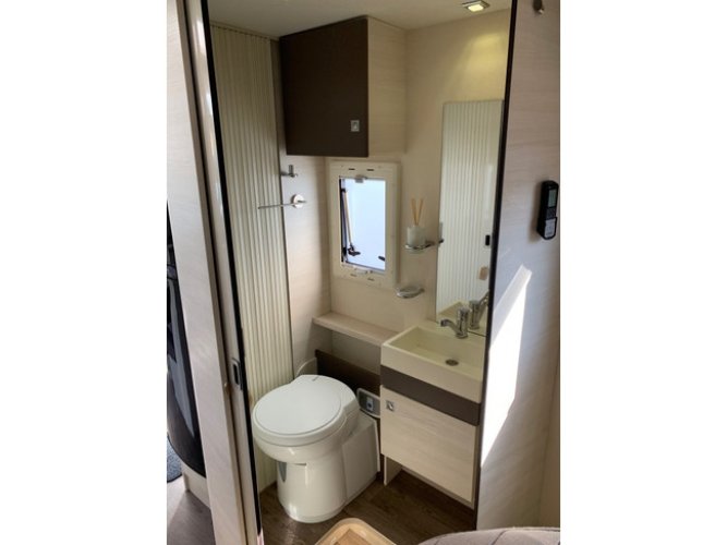 Chausson 718 Xlb Titanium 2x Airco Queensbed Zonnepaneel 56.442km 2017 foto: 18