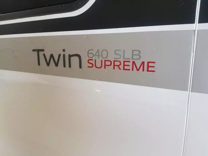 Adria Twin Supreme 640 SLB 140PK Enkele Bedden  foto: 5