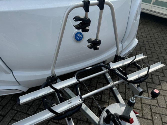 Knaus Sport 450 FU Sport Cassetteluifel Voortent Mover foto: 18