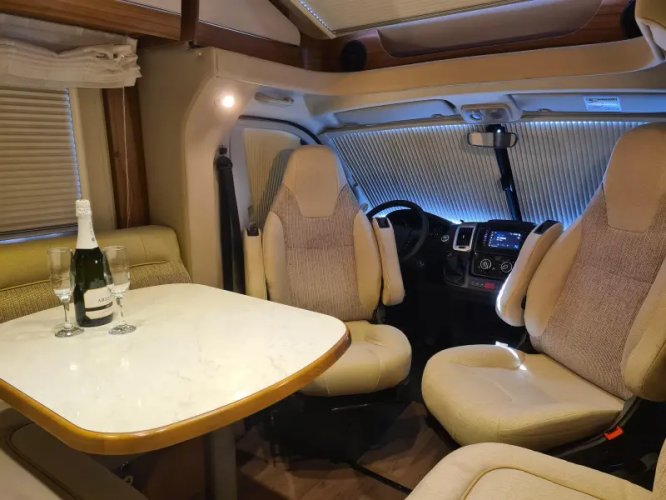 Hymer Tramp 698 Silverline Queensbed  foto: 5