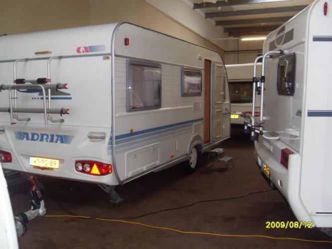 Adria Adora 512 UL 2 aparte bedden 