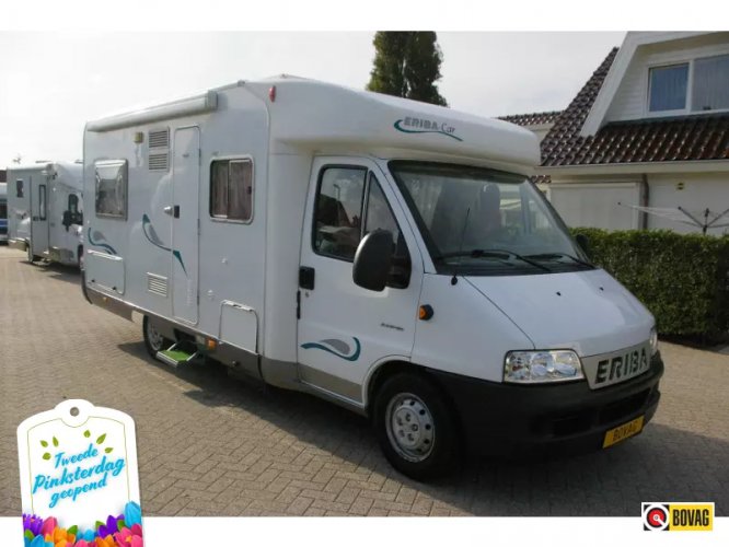 Hymer-Eriba Car Fransbed, face to face.  hoofdfoto: 1