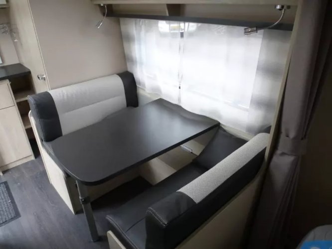 Caravelair Antares Style 460 Queens bed licht gewicht  foto: 10