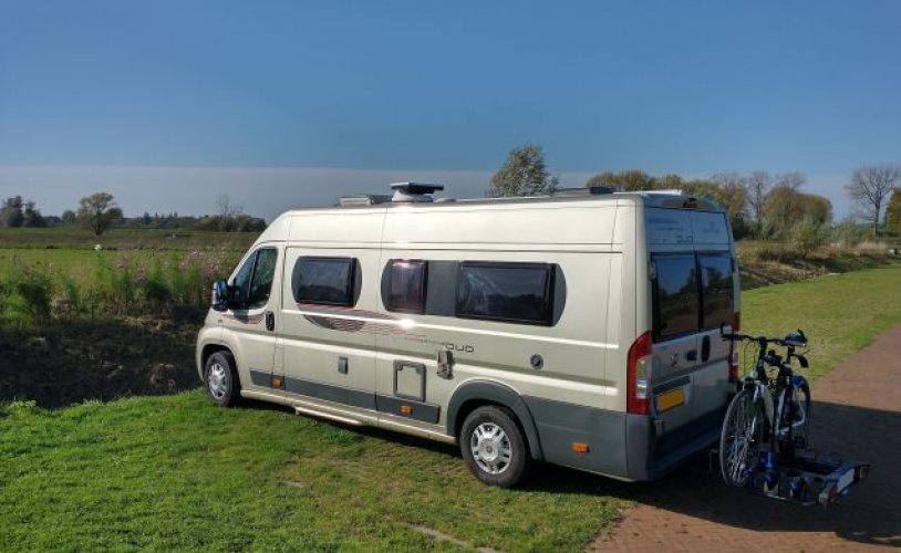 Roller Team 2 pers. Rent a Roller Team motorhome in Poederoijen? From € 115 pd - Goboony photo: 1
