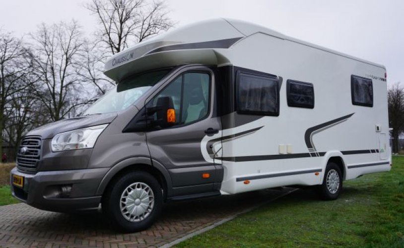 Chausson 4 pers. Rent a Chausson motorhome in Malden? From € 121 pd - Goboony photo: 1