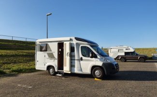 Knaus 3 pers. Want to rent a Knaus camper in Maarssen? From €91 per day - Goboony