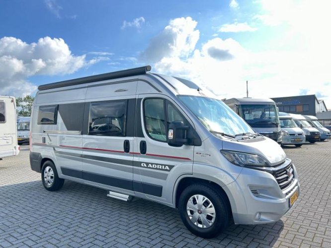 Adria Twin 600 SLT enkele-bedden/automaat/6m  foto: 1