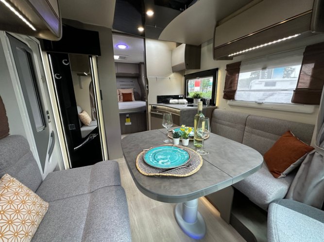 Challenger 308 Graphite Automaat 170pk Queensbed foto: 15