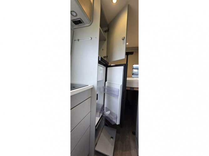 Hymer Free 600 S * Mercedes 9G automaat * hefdak foto: 16