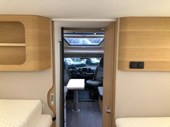 Adria Coral Plus 650 DL E&P Level, luifel Airco  foto: 13