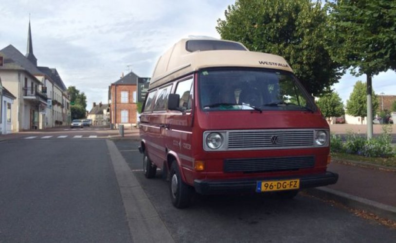 Volkswagen 4 pers. Rent a Volkswagen camper in The Hague? From € 91 pd - Goboony photo: 1