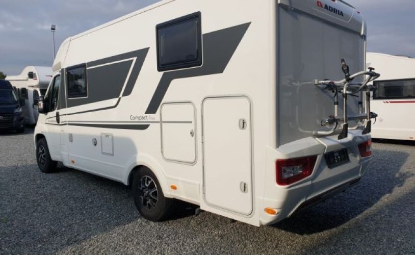 Adria Mobil 2 pers. Rent Adria Mobil motorhome in Zwartsluis? From € 103 pd - Goboony photo: 1