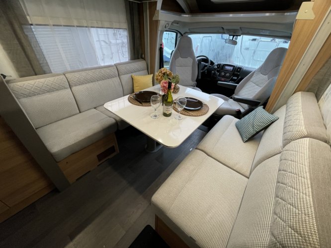 Adria Matrix 600 DT XXL HEFBED UNIEKE INDELING! 6.89M! foto: 11