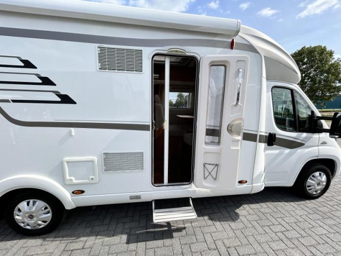 Hymer T698 CL queensbed/level/2xAirco  foto: 20