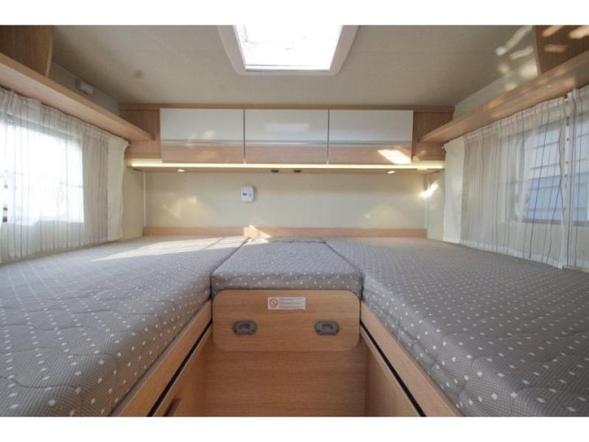 Sunlight T66 halfintegraal camper  foto: 14