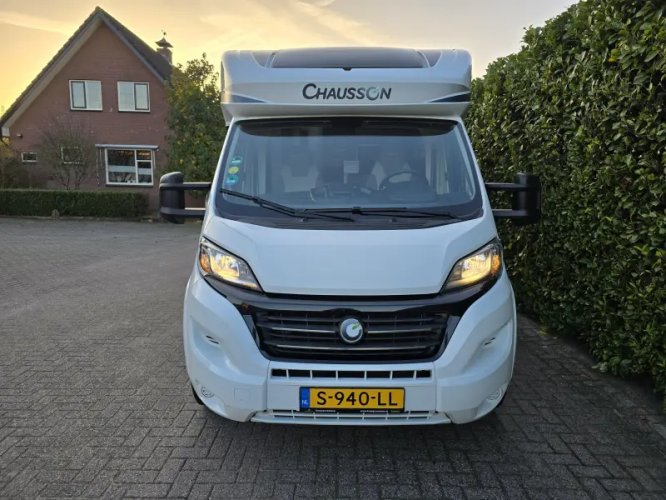 Chausson 718 XLB Queensbed Hefbed Luifel 