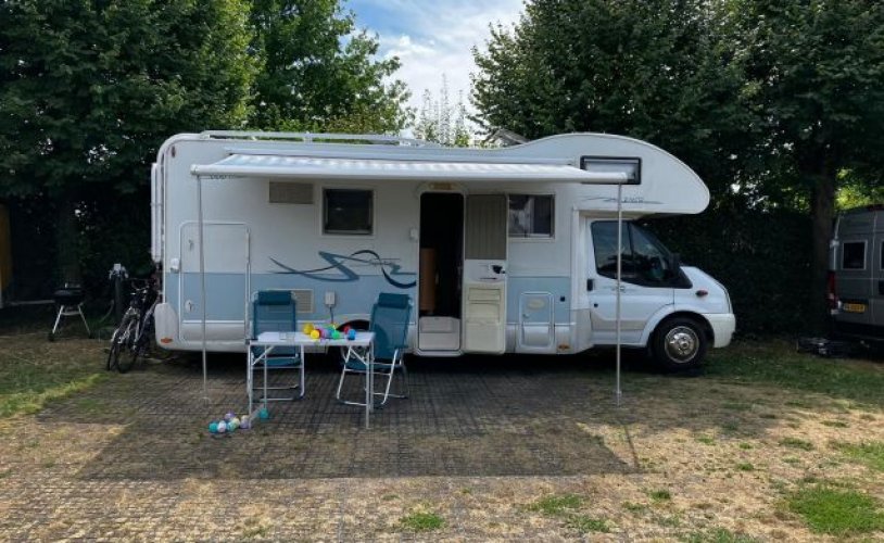 Rimor 6 pers. Louer un camping-car Rimor à Nuenen A partir de 143 € pj - Goboony photo : 0