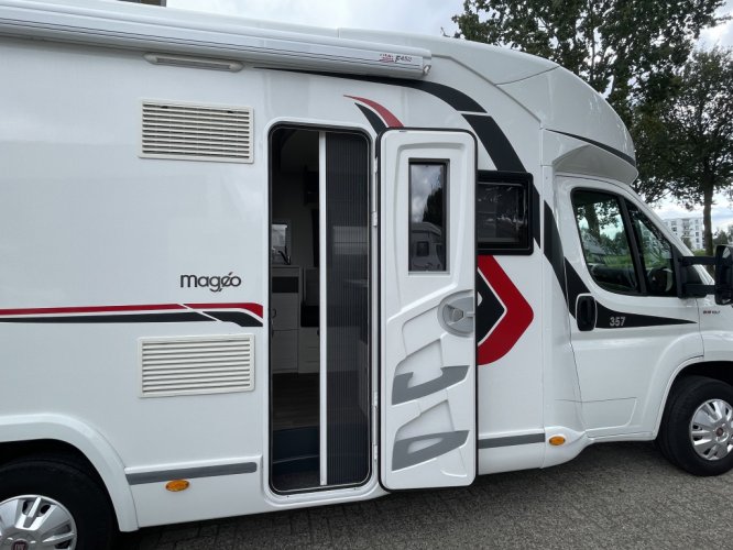 Chausson Challenger Mageo 357 ENKELE BEDDEN+HEFBED LUCHTVERING foto: 5