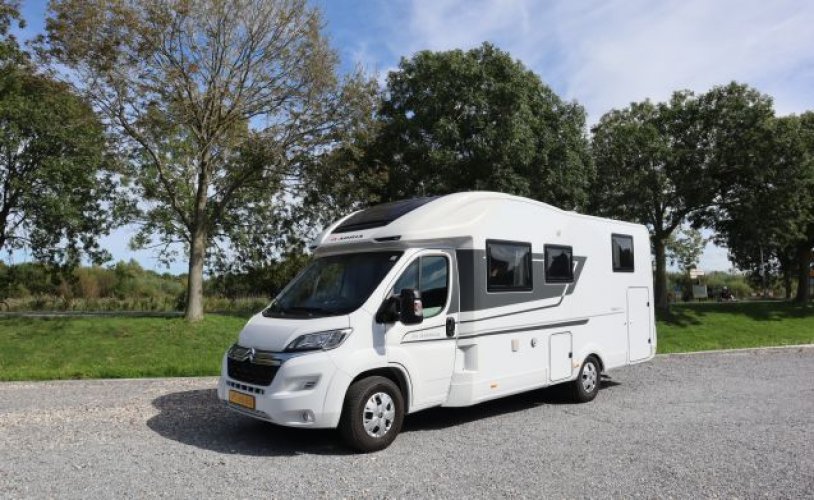 Adria Mobil 4 pers. Rent Adria Mobil motorhome in Amsterdam? From € 150 pd - Goboony photo: 0