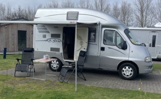 Hymer 4 pers. Rent a Hymer camper in Rhoon? From €85 per day - Goboony